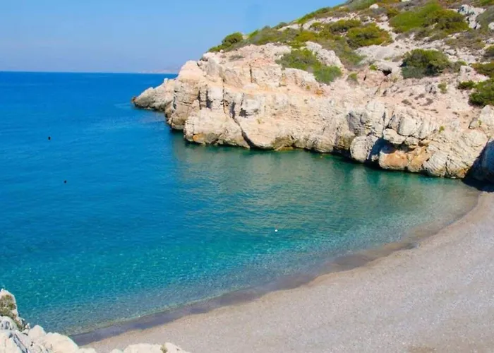 Laurel Lk In Rhodes
